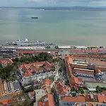 Barbadinhos In Historic Neighborhood リスボン