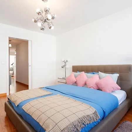 Barbadinhos In Historic Neighborhood דירה