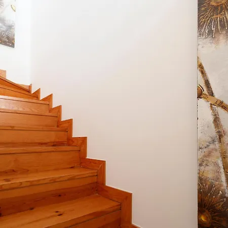 Apartment Barbadinhos In Historic Neighborhood Lisbon