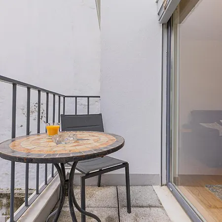 Barbadinhos In Historic Neighborhood Apartment *