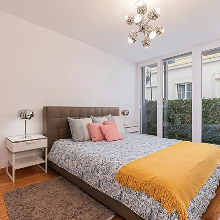 Barbadinhos In Historic Neighborhood Apartment *