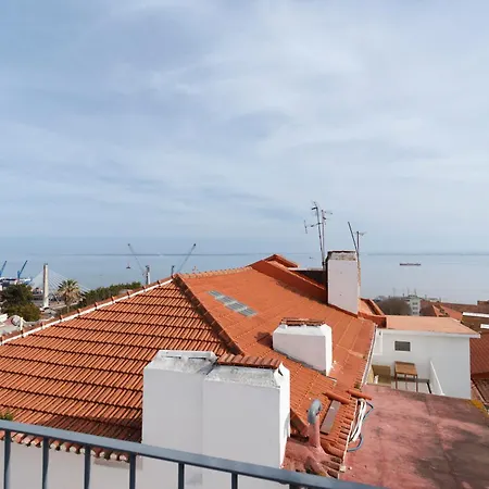 Barbadinhos In Historic Neighborhood Apartman Lisboa